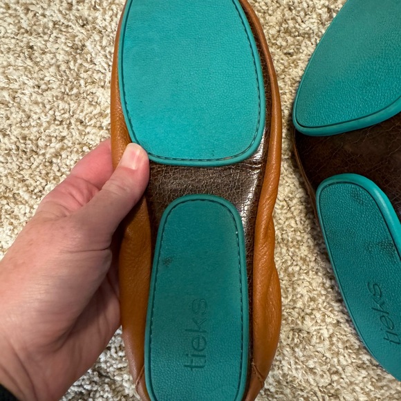 Tieks Chestnut Foldable Flats - Picture 10 of 12
